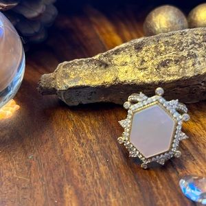 Judith Ripka mother of pearl gold ring